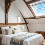 Aménagement de combles : Isoler sous une toiture chaude