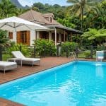 Quel revêtement pour la plage de piscine ? (Bois, composite)